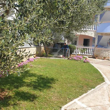 Odmori Se, Zasluzio Si Apartment *